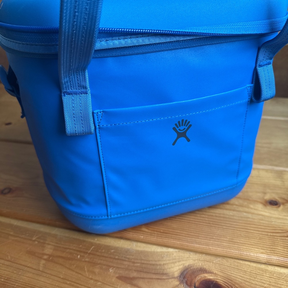 Hydroflask Carry out cooler